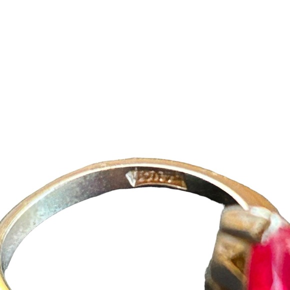 Vintage Ring Double Ruby Hearts W/Clear Crystals Silver Electroplate 18 KCE Sz 6 - Picture 5 of 7